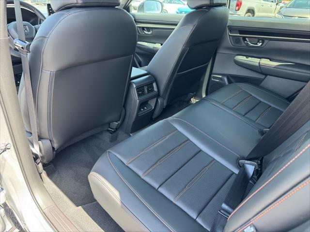 new 2025 Honda CR-V Hybrid car, priced at $37,444