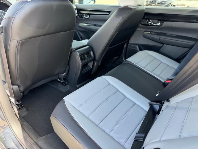 new 2026 Honda CR-V Hybrid car, priced at $43,645
