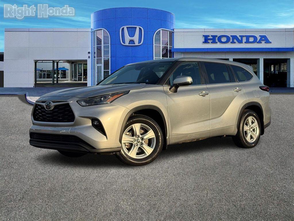 used 2024 Toyota Highlander car, priced at $33,893