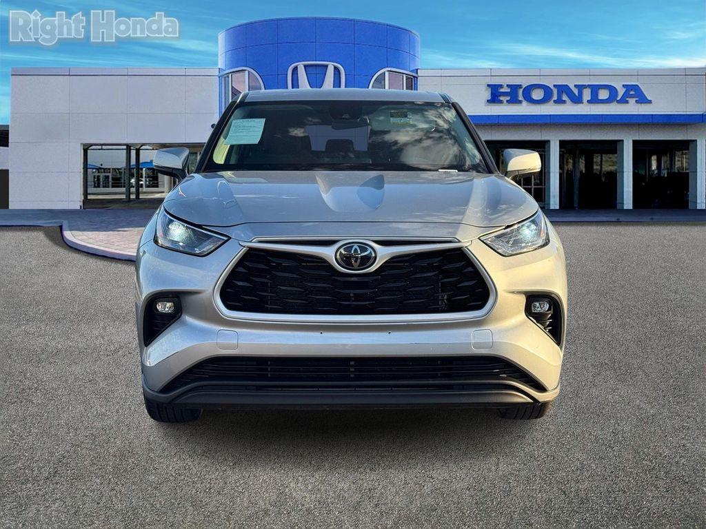 used 2024 Toyota Highlander car, priced at $33,893