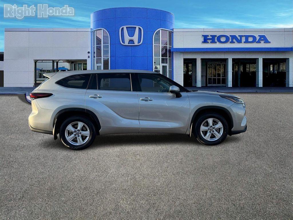 used 2024 Toyota Highlander car, priced at $33,893