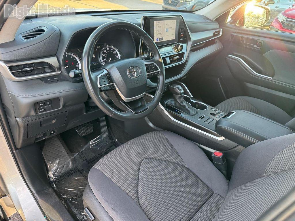used 2024 Toyota Highlander car, priced at $33,893