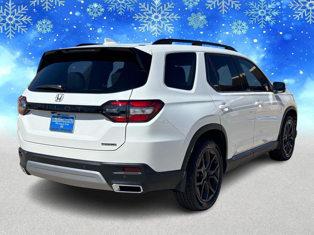 new 2025 Honda Pilot car, priced at $44,666