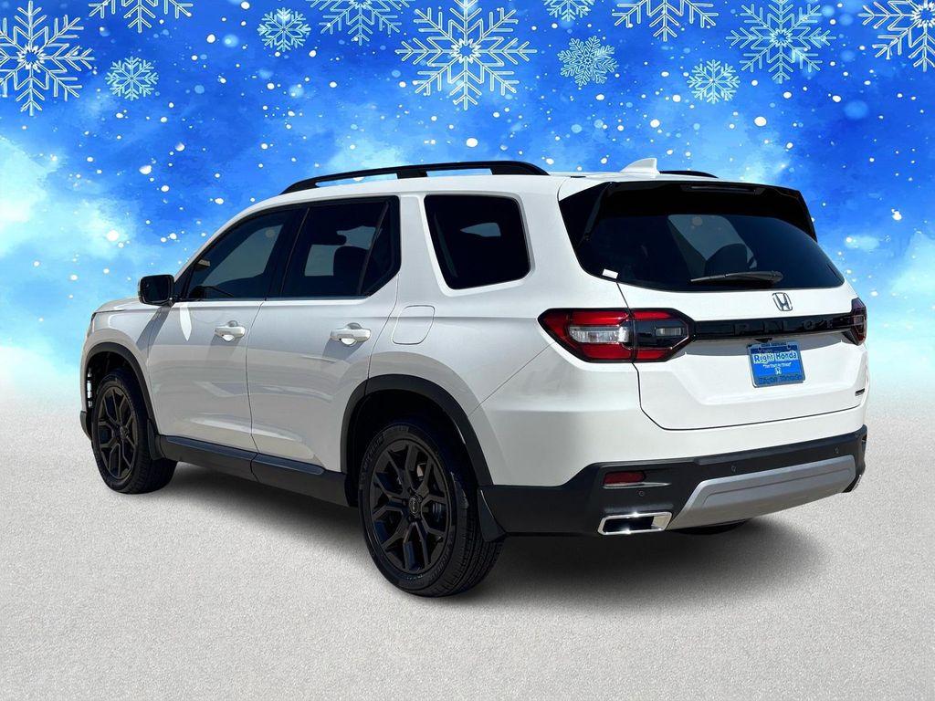 new 2025 Honda Pilot car, priced at $44,666