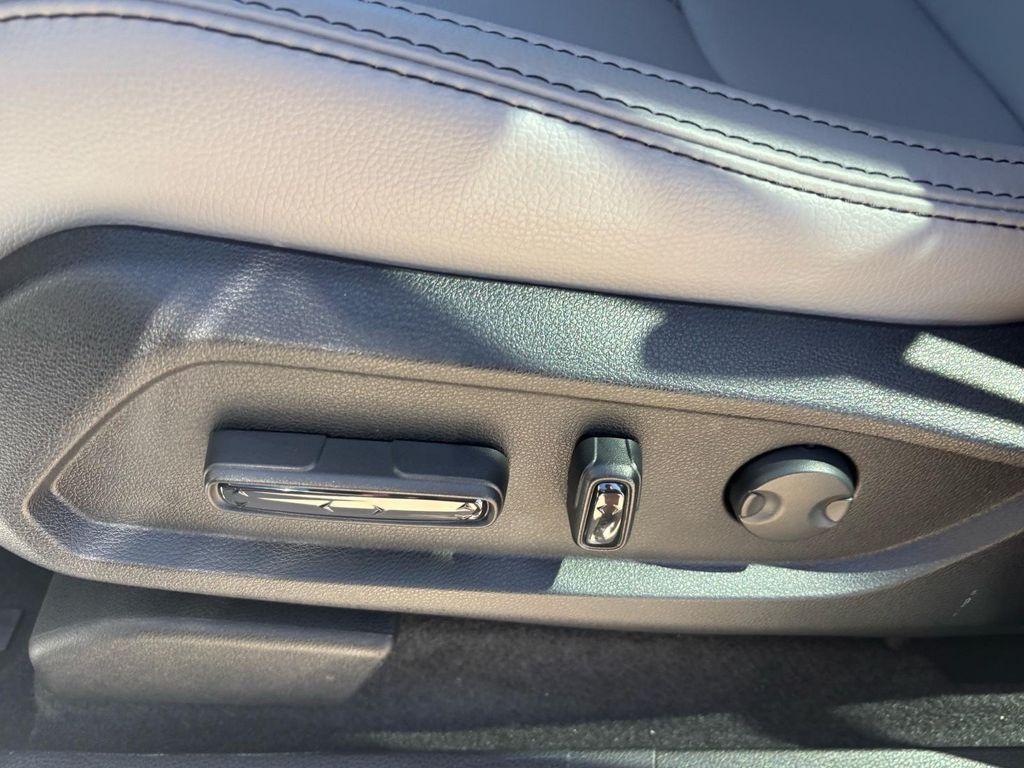 new 2025 Honda Pilot car, priced at $44,666