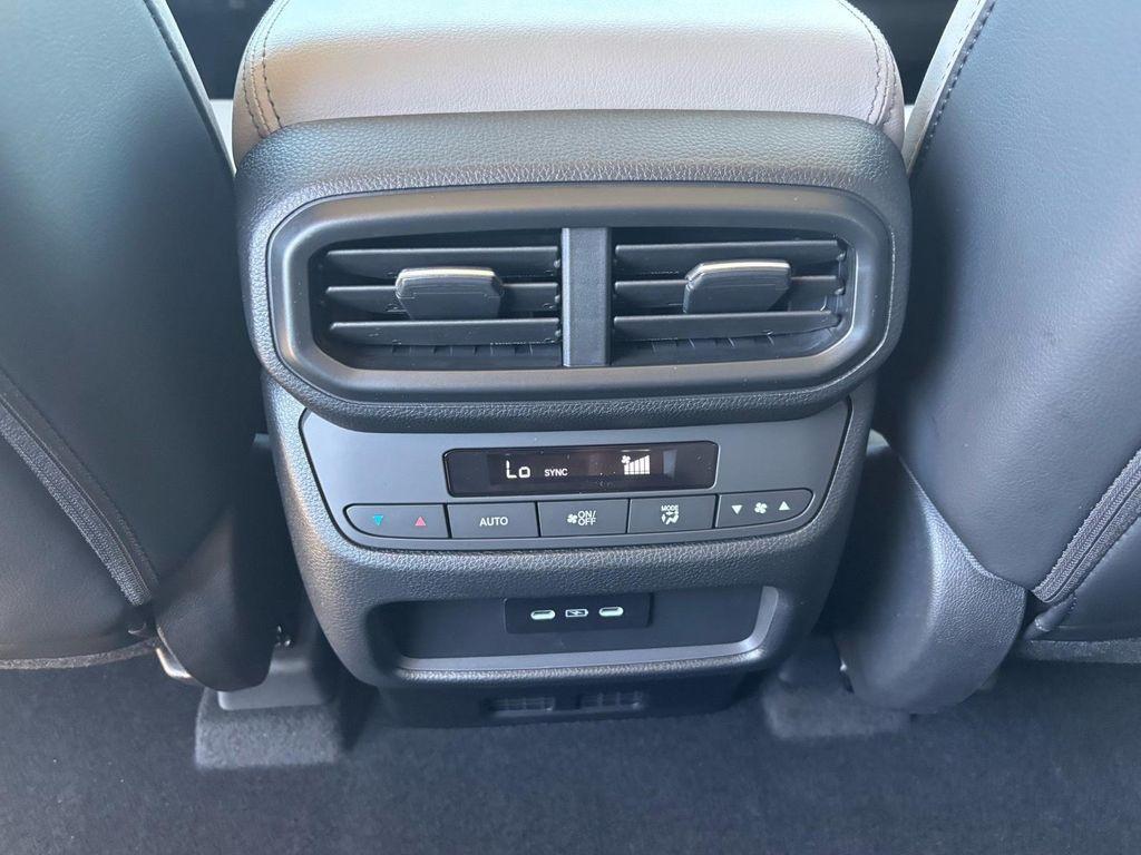 new 2025 Honda Pilot car, priced at $44,666