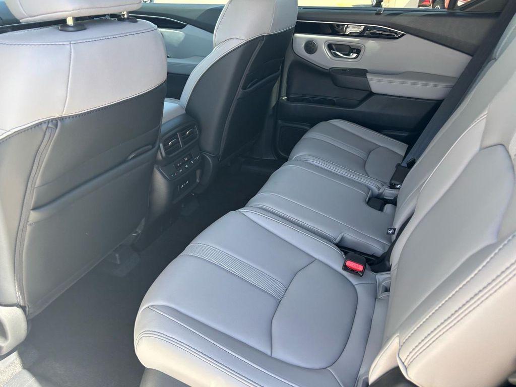 new 2025 Honda Pilot car, priced at $44,666