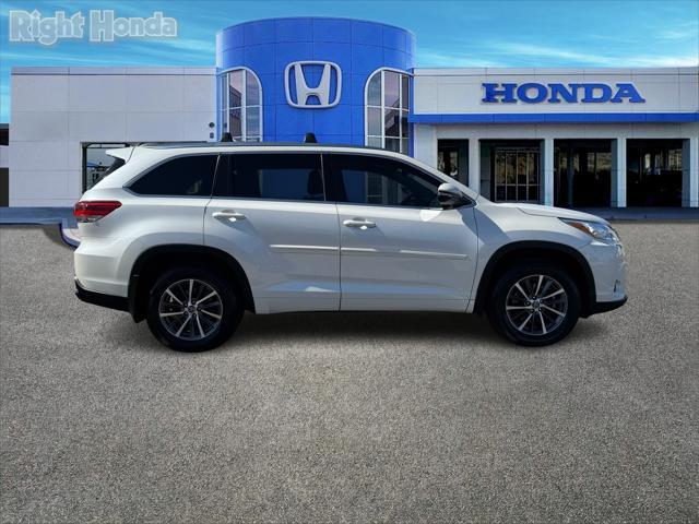 used 2018 Toyota Highlander car, priced at $23,188
