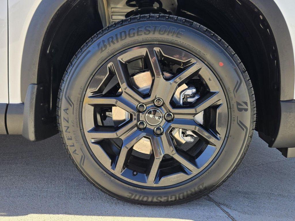 new 2025 Honda Pilot car, priced at $46,623