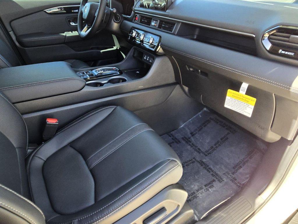 new 2025 Honda Pilot car, priced at $46,623