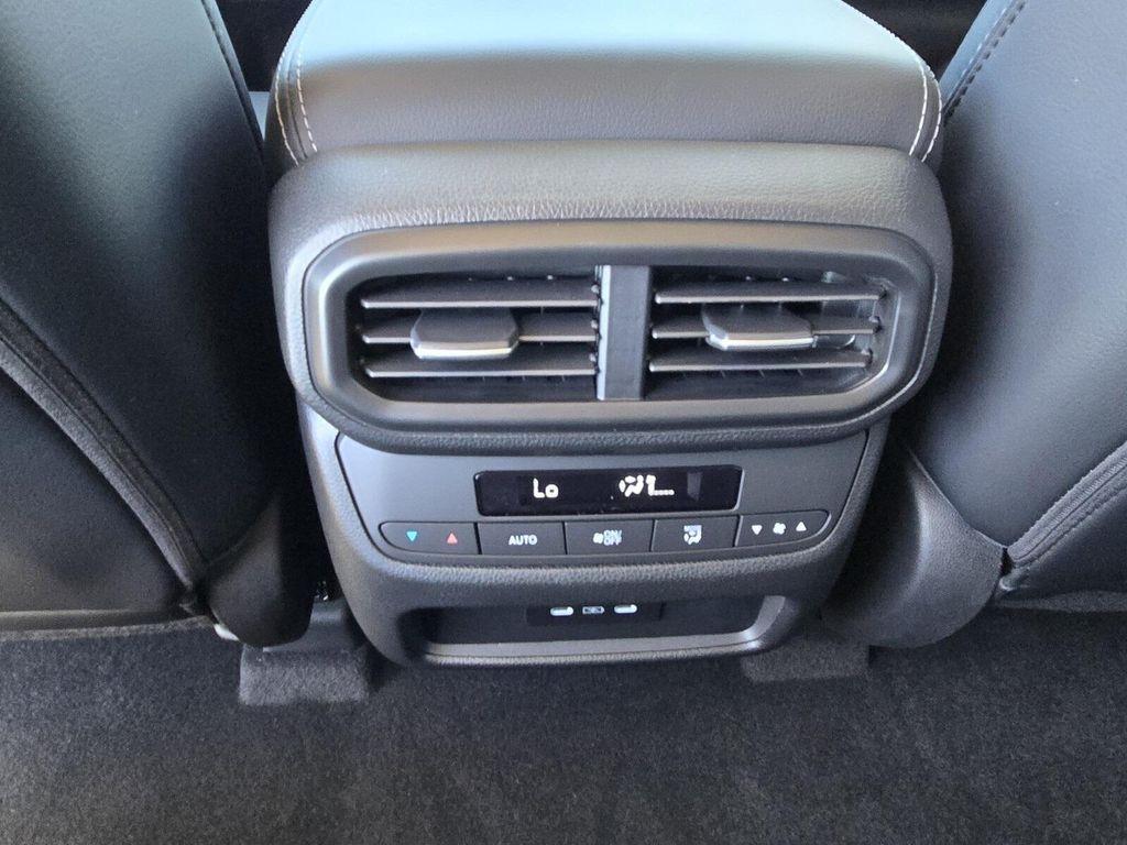 new 2025 Honda Pilot car, priced at $46,623