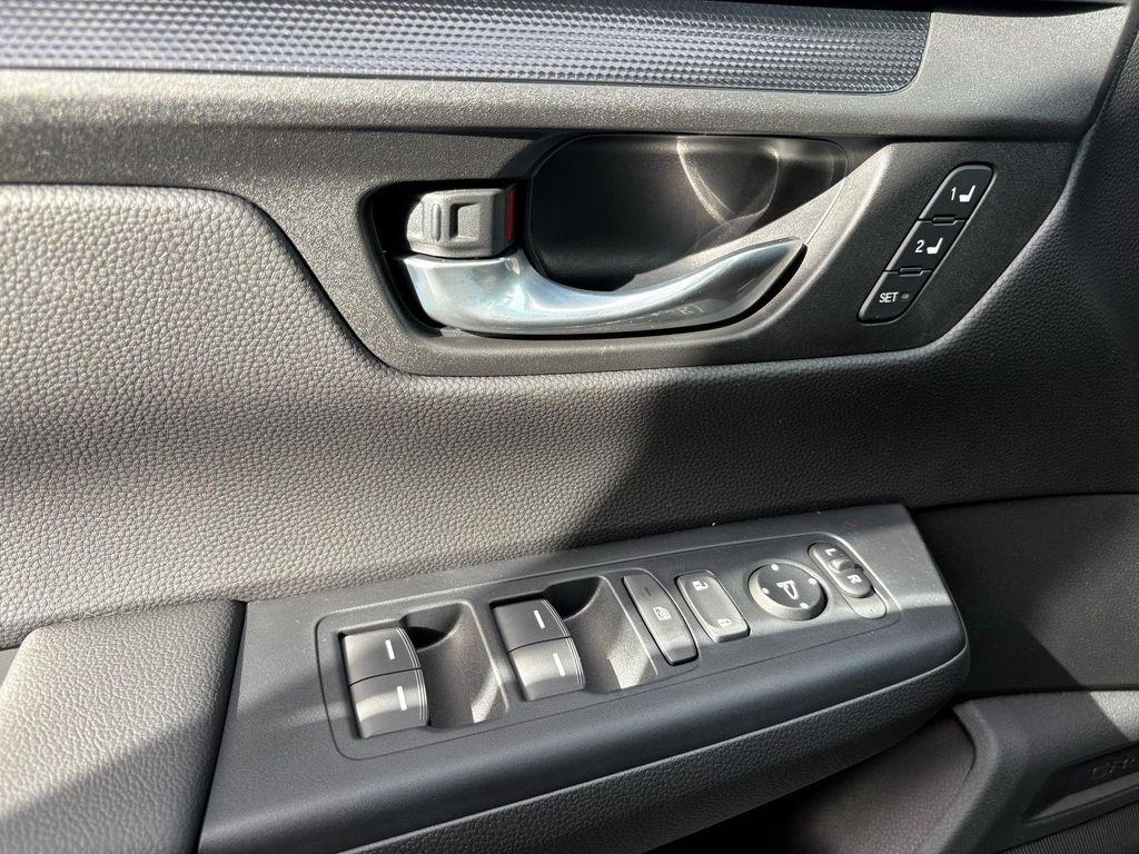 new 2026 Honda CR-V Hybrid car, priced at $40,396