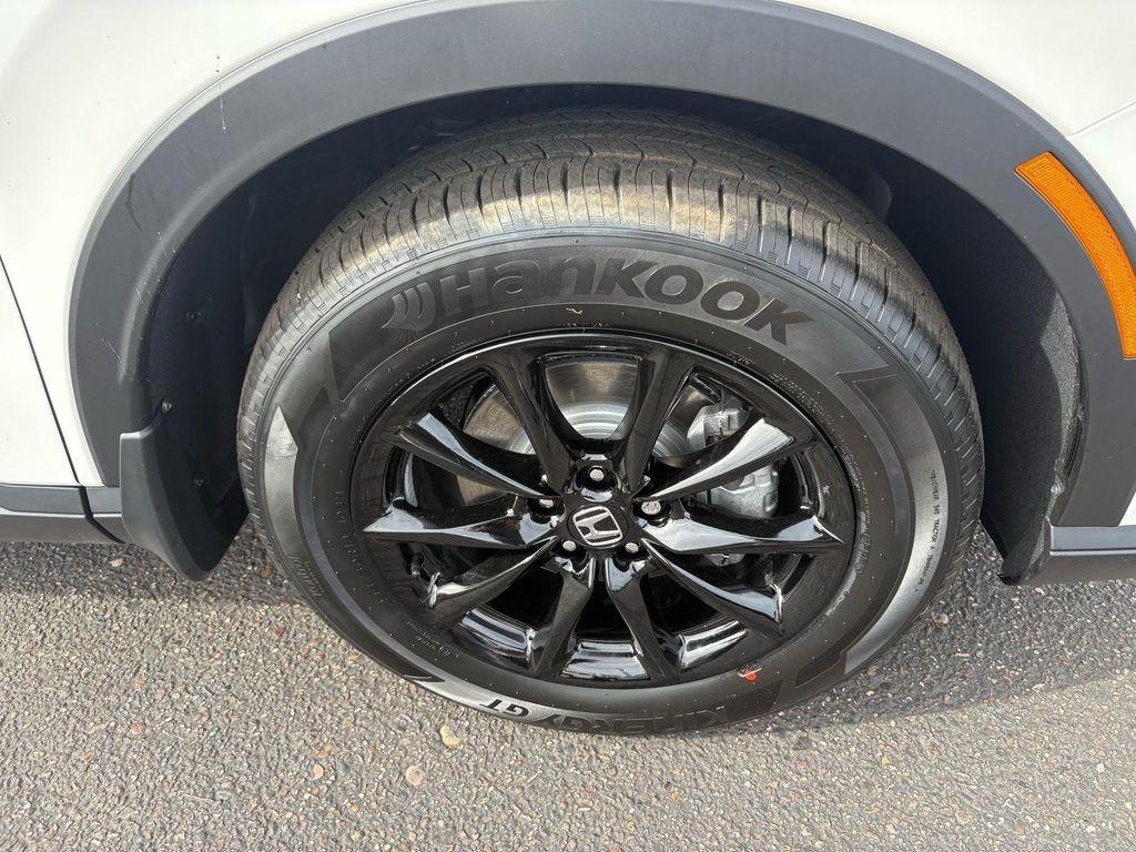 new 2026 Honda CR-V Hybrid car, priced at $40,396