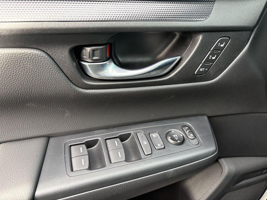 new 2026 Honda CR-V Hybrid car, priced at $40,396