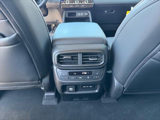 new 2025 Honda Pilot car, priced at $50,665