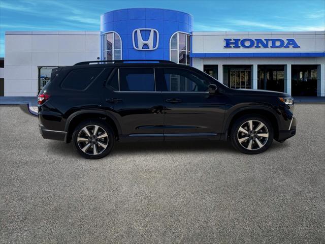 new 2025 Honda Pilot car, priced at $50,665