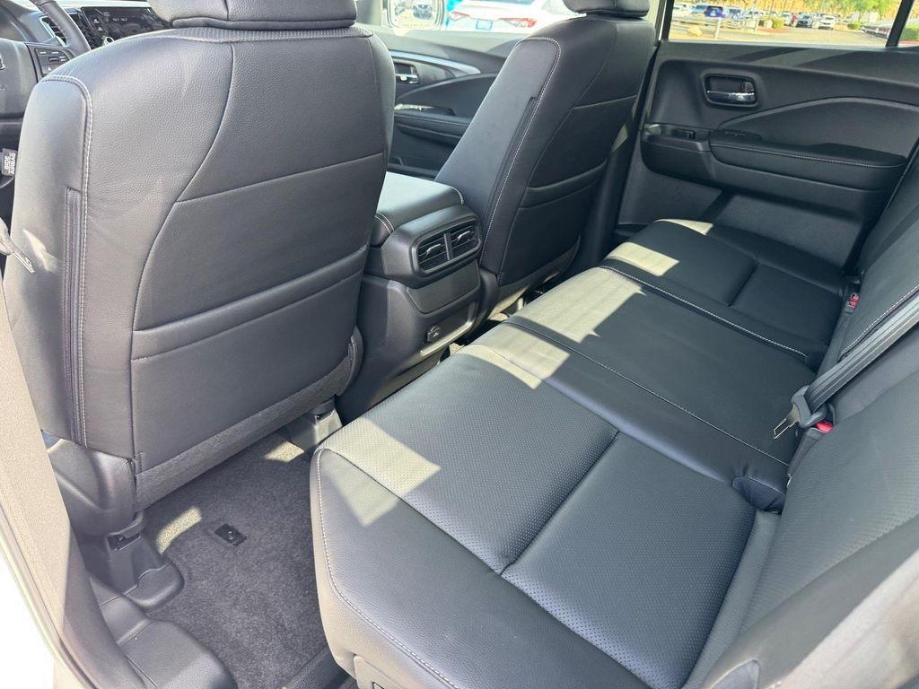 new 2025 Honda Ridgeline car, priced at $40,095