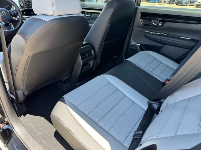 new 2026 Honda CR-V Hybrid car, priced at $43,645
