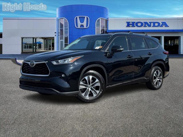 used 2020 Toyota Highlander car, priced at $27,488