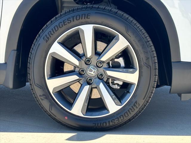 new 2025 Honda Pilot car, priced at $52,674