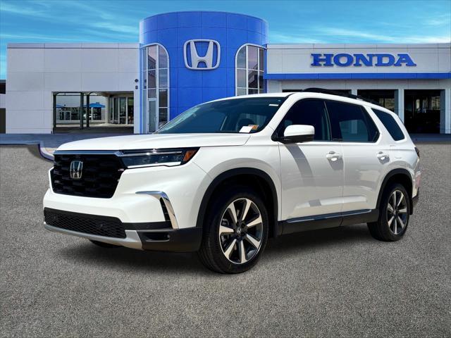 new 2025 Honda Pilot car, priced at $52,674