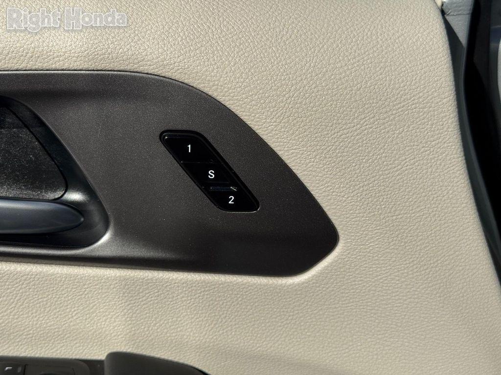 used 2024 Chrysler Pacifica car, priced at $26,626