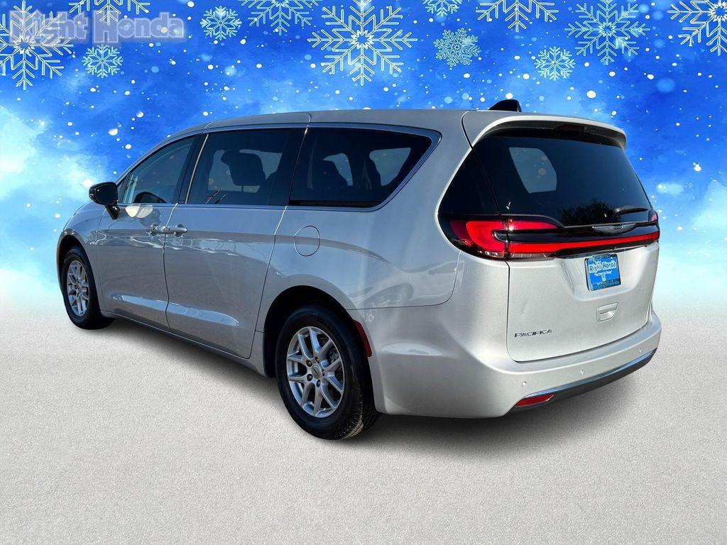 used 2024 Chrysler Pacifica car, priced at $26,626