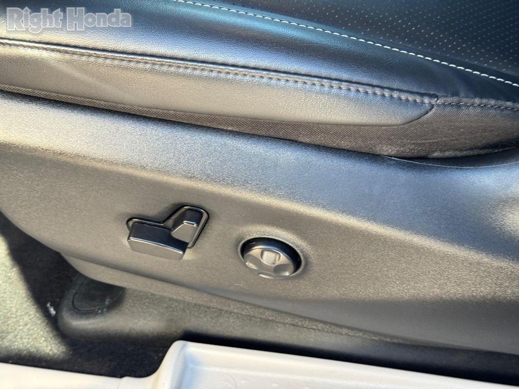 used 2024 Chrysler Pacifica car, priced at $26,626