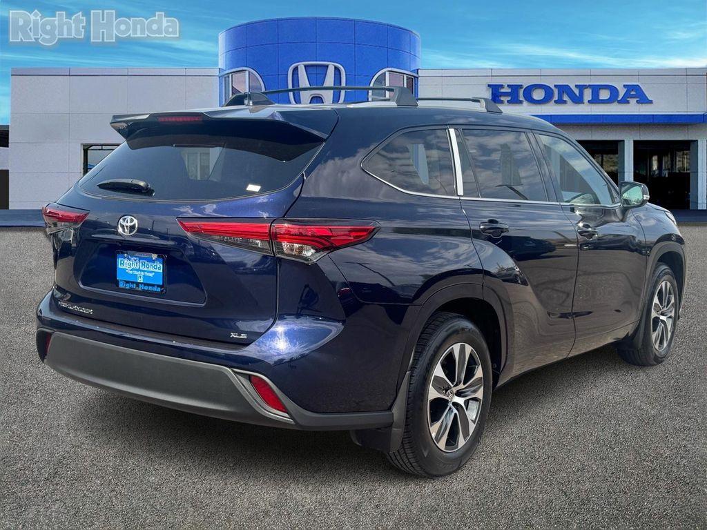 used 2022 Toyota Highlander car, priced at $29,998