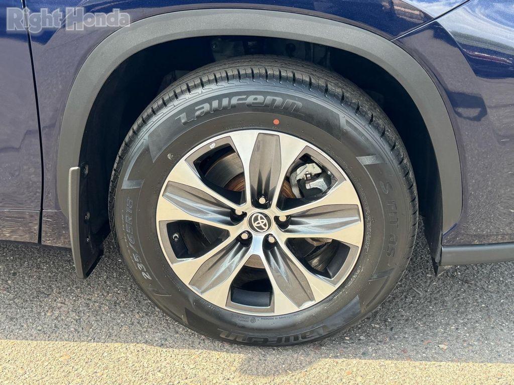 used 2022 Toyota Highlander car, priced at $29,998