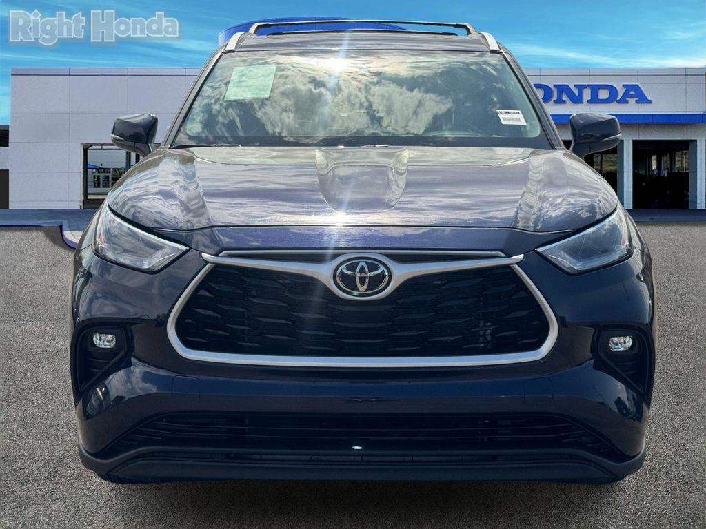 used 2022 Toyota Highlander car, priced at $29,998
