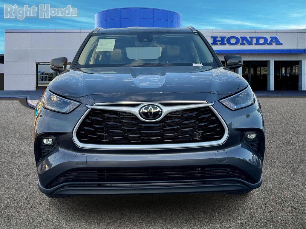 used 2024 Toyota Highlander car, priced at $34,733