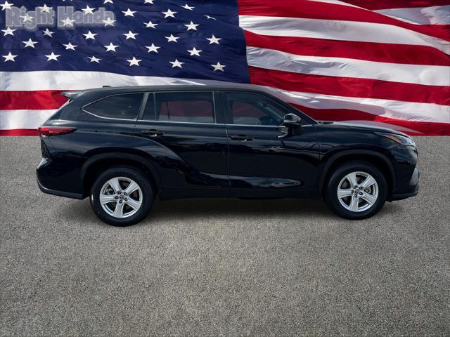 used 2023 Toyota Highlander car, priced at $28,129