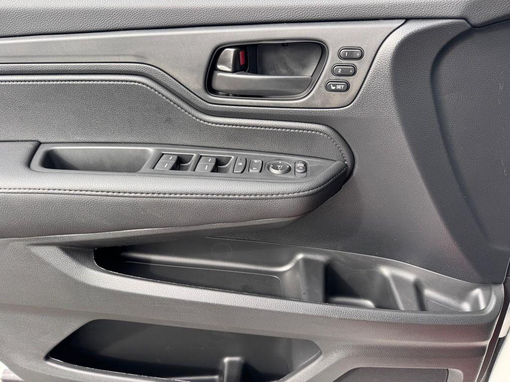new 2025 Honda Odyssey car, priced at $42,965
