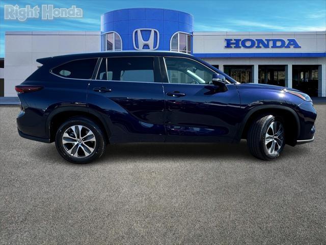 used 2024 Toyota Highlander car, priced at $42,469