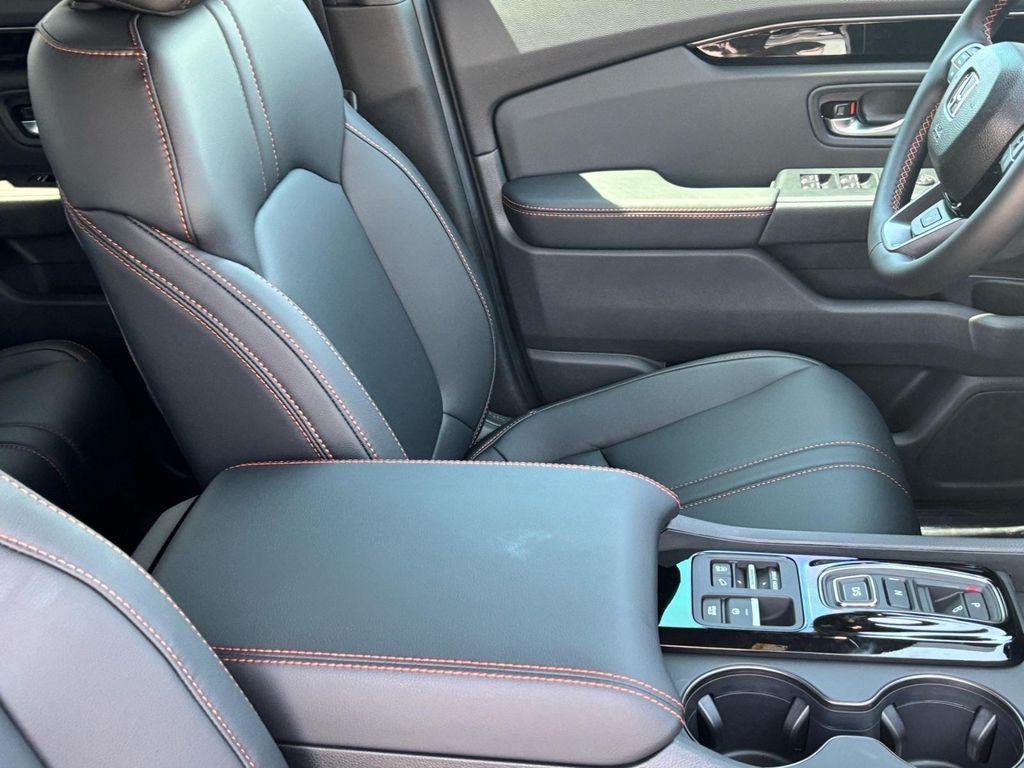 new 2025 Honda Pilot car, priced at $46,400