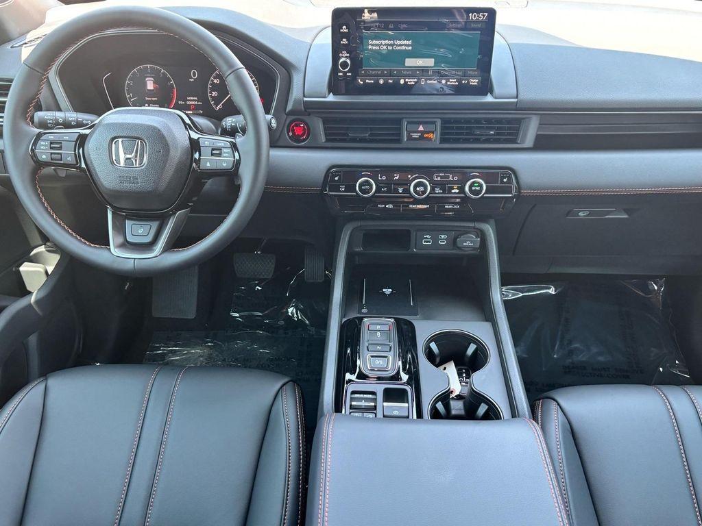 new 2025 Honda Pilot car, priced at $46,400