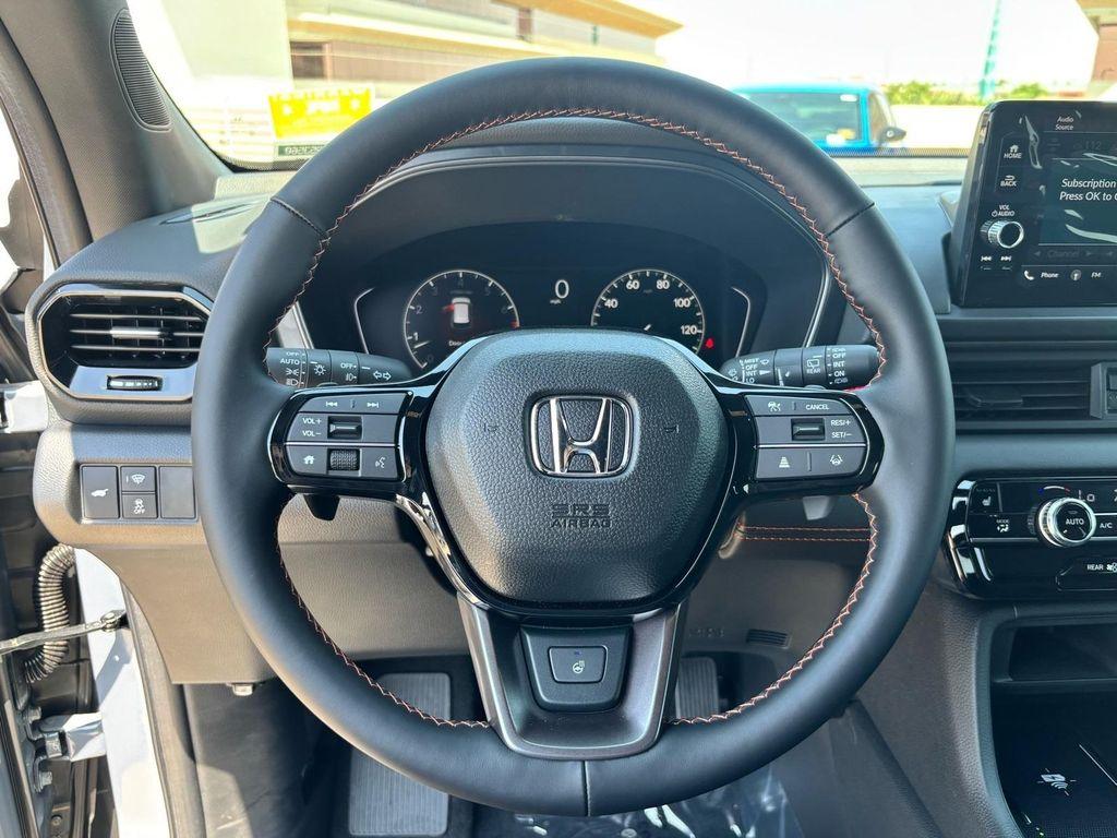 new 2025 Honda Pilot car, priced at $46,400