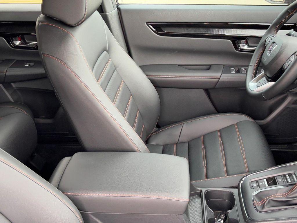 new 2026 Honda CR-V Hybrid car, priced at $40,995