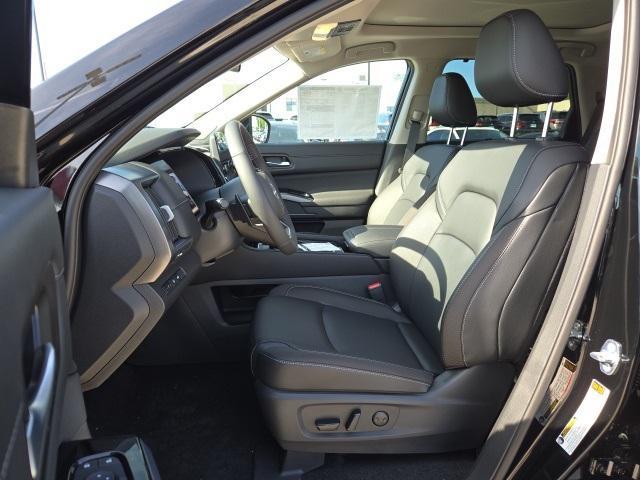 new 2025 Nissan Pathfinder car, priced at $47,925