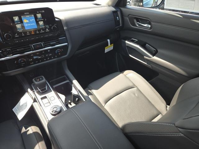 new 2025 Nissan Pathfinder car, priced at $45,785