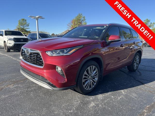 used 2021 Toyota Highlander car, priced at $38,950