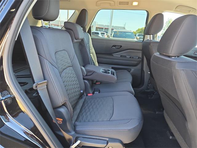 new 2025 Nissan Pathfinder car, priced at $33,900