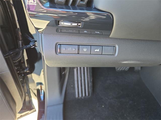 new 2025 Nissan Pathfinder car, priced at $33,900