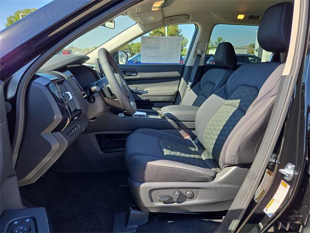 new 2025 Nissan Pathfinder car, priced at $33,900