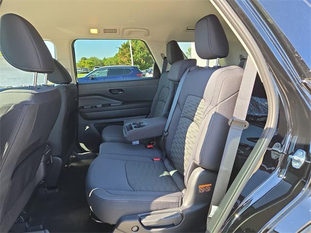 new 2025 Nissan Pathfinder car, priced at $33,900