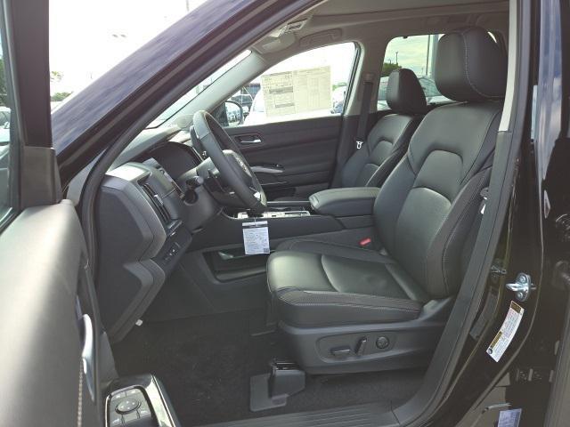 new 2025 Nissan Pathfinder car, priced at $47,555