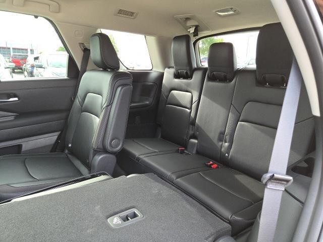 new 2025 Nissan Pathfinder car, priced at $47,555