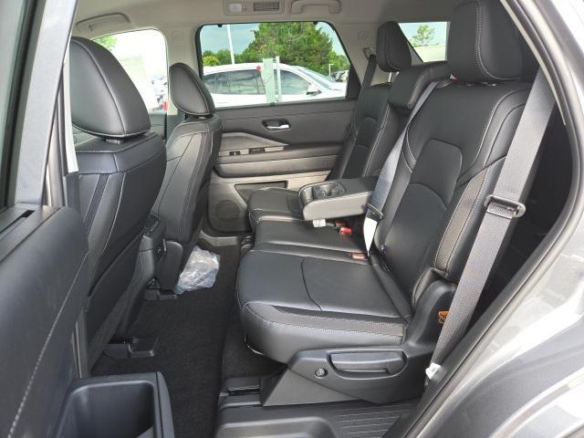 new 2025 Nissan Pathfinder car, priced at $44,510
