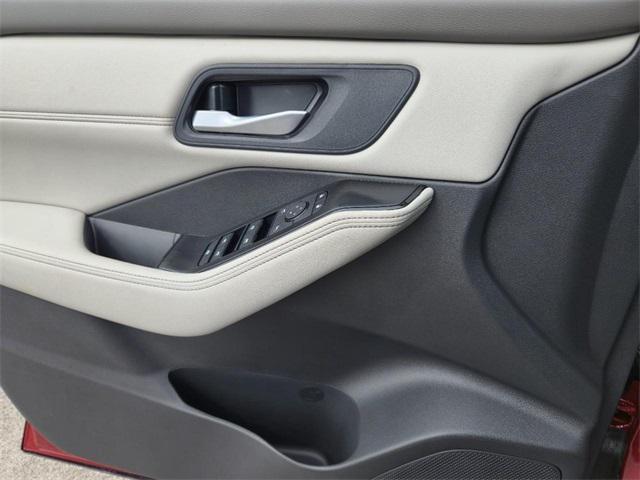 new 2025 Nissan Rogue car, priced at $33,944